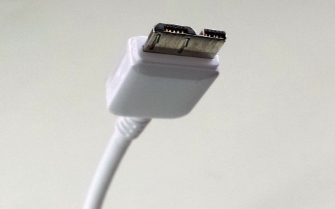Mobilgeräte: Neuer Steckertyp für Micro-USB 3.0