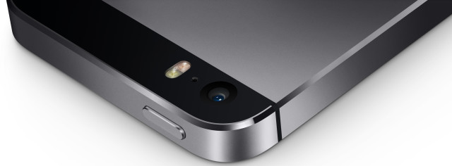 Apple hat die Kamera des iPhone 5S verbessert und einen Dual-Blitz eingebaut.