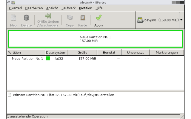 Gparted Live bootet von CD ein Live-System mit dem Partitionierer Gparted.