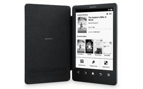 Der Sony PRS-T3 Reader wird normalerweise stets mit einer Hülle geliefert. Die Special Edition PRS-T3S des Online-Buchändlers eBook.de ist allerdings auch ohne Hülle erhältlich. Ersparnis: 40 Euro.