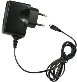 Stromversorgung: Der Raspberry Pi benötigt ein Micro-USB-Ladekabel mit einem Netzteil das mindestens 700 mA Strom liefert.