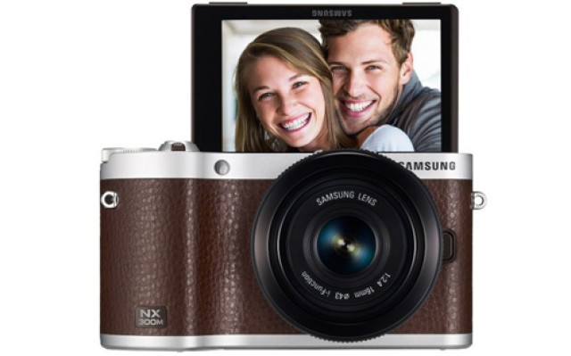 Samsung NX300M: Digitalkamera im Retro-Look