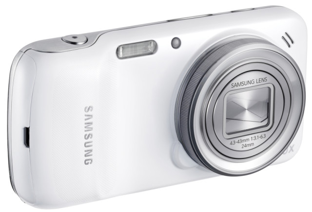 Das Galaxy S4 zoom liefert zehnfachen optischen Zoom und eine Brennweite von 24 - 240 Millimeter