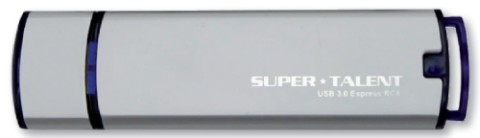 USB-Stick mit Speicher-Reserve: Der Super Talent USB 3.0 Express RC8 nutzt einen Teil des Speichers als Reserve für defekte Flash-Zellen. So kommen die Größen 50 und 100 GByte zustande