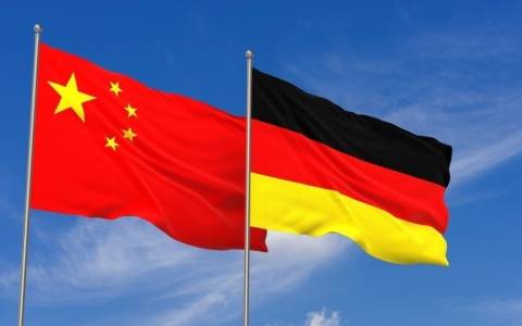 China und Deutschland Flaggen