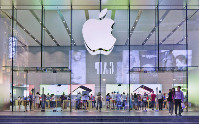 Ein Apple-Shop mit gläserner Fassade