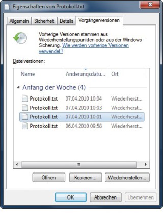 Frühere Dateiversionen: In den Dateieigenschaften listet Windows alle verfügbaren Versionen auf, die sich wiederherstellen lassen (Bild 9).