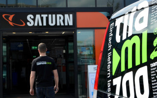 In sieben deutschen Städten testet Media-Saturn eine Expresslieferung, bei der der Kunde die Ware 30 Minuten bis drei Stunden nach dem Kauf in den Händen hält.