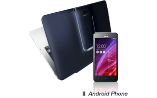 Auf der Rückseite der Tablet-Einheit lässt sich das 5 Zoll große Android-Smartphone des Asus Transformer Book V einstecken. Die Smartphone-Einheit nutzt einen Intel Atom Quad-Core-Prozessor und Android 4.4 KitKat.