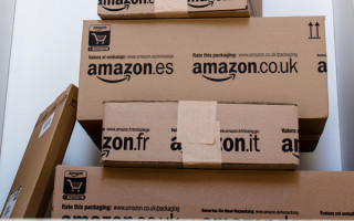 Der Börsenverein des Deutschen Buchhandels hat eine Beschwerde beim Bundeskartellamt eingereicht, da Amazons Verhandlungspraxis gegenüber Verlagen kartellrechtswidrig sei.