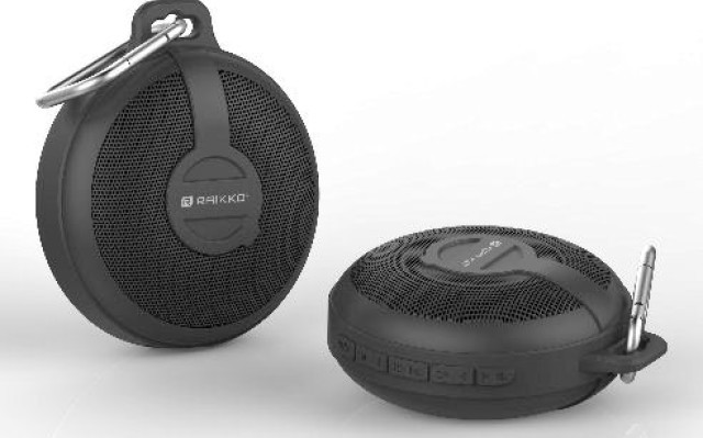 Mit dem Bass Disc hat Raikko im Juli einen outdoor-tauglichen Bluetooth-Lautsprecher auf den Markt gebracht, der MP3-, FLAC- und andere Audio-Dateien auch direkt von einer microSD-Karte abspielt.