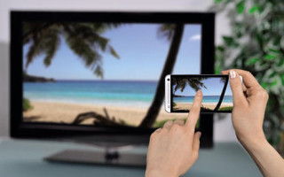 Der Wireless Screenshare-Adapter von Zubehörspezialisten Hama streamt den Inhalt des Smartphone-Bildschirms 1:1 auf den Fernseher. Das Gerät funktioniert mit Smartphones und Tablets ab Android 4.2.1.