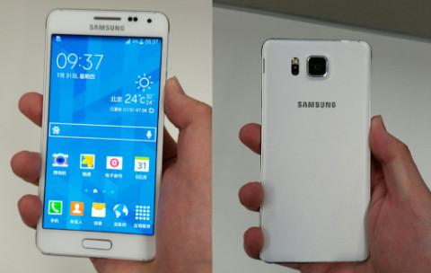 Samsung Galayx Alpha: Erste Bilder des neuen Mittelklasse-Androiden zeigt bereits die chinesischen Webseite Weibo.