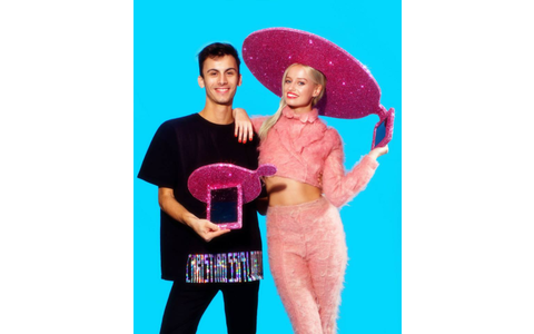 Den pink glitzernden Sombrero mit integriertem Tablet zum Schießen von Selbstportraits präsentierte Acer UK auf der Fashion Week London zusammen mit Designer Christian Cowan-Sanluis (Bild: Acer UK).