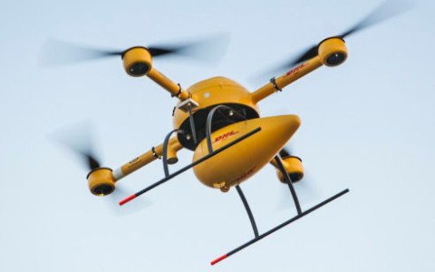 DHL startet ein Pilotprojekt auf Juist: Der Paketdienst bringt Medikamente per Drohne zur Nordseeinsel Juist. Bis zur regulären Zustellung von Paketen aus der Luft dauert es jedoch noch.