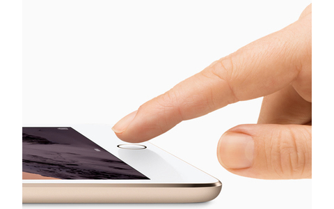 Der Fingerabdruck-Sensor Touch-ID ermöglicht in den USA am Montag die Nutzung der mobilen Bezahllösung Apple Pay. Für den Einsatz in Ladengeschäften sind derzeit nur iPhone 6 und iPhone 6 Plus geeignet, Online-Shopping in ausgewählten Apps ist über das ne