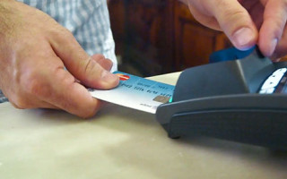 Zahlen per Karte ist einfach. Aber die PIN-Eingabe ist lästig und was, wenn der PIN vergessen wird? Mastercard und Zwipe wollen nun das Bezahlen per Karte mit Fingerabdruck umsetzen.