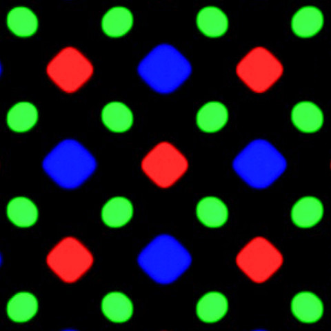 Aktiv-Matrix-OLED: Die Nahaufnahme eines Amoled-Displays von Samsung zeigt die Diamanten-förmige Anordnung der Subpixel mit den Farben Rot, Grün und Blau.