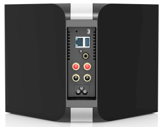 Rückseite der Streaming-Box Bluesound Powernode mit Netzwerk-, USB- und Audio-Anschlüssen.