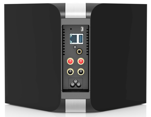 Rückseite der Streaming-Box Bluesound Powernode mit Netzwerk-, USB- und Audio-Anschlüssen.