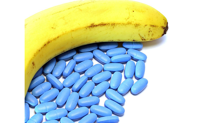 Blaue Pillen und Banane