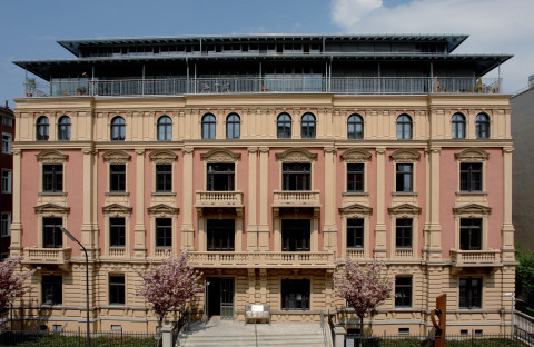 IT im Palais: Hinter dieser prächtigen Fassade arbeitet die Münchener Verein Versicherungsgruppe.