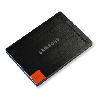 Samsung PM830: Die derzeit schnellste SSD liest Daten mit bis zu 538 MByte/s (Bild 4).