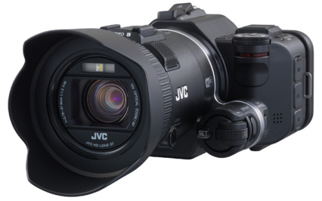 JVC GC-PX100: Pfeilschneller WLAN-HD-Camcorder