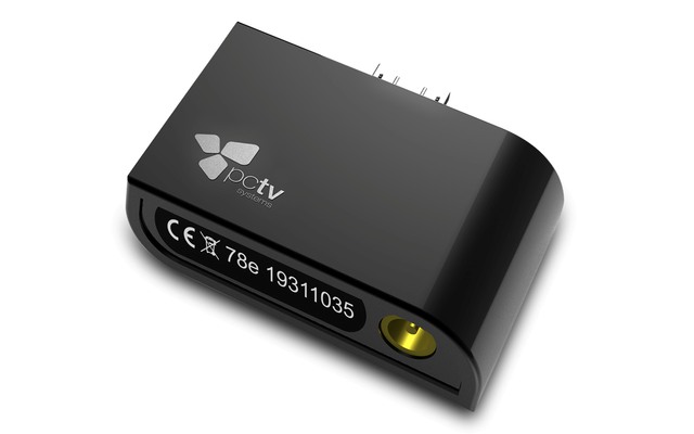 Am Antennenanschluss des DVB-T-Empfängers lässt sich eine ultra-kompakte Teleskopantenne oder eine Mini-Stabantenne montieren.