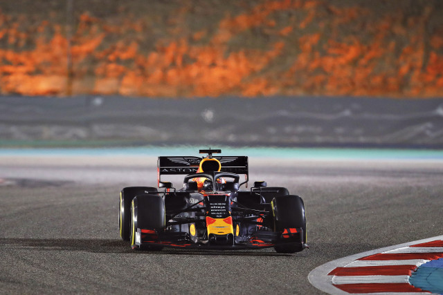 Red Bull Formel-1-Auto auf Rennstrecke in Bahrein