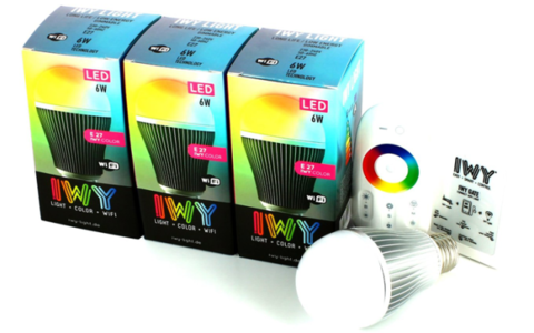 Die LED-Lampen von IWY Light zaubern mit zahlreichen Farbtönen unterschiedliche Lichtstimmungen in Ihr Zimmer. Die Steuerung erfolgt wahlweise über eine Fernbedienung oder per WLAN.