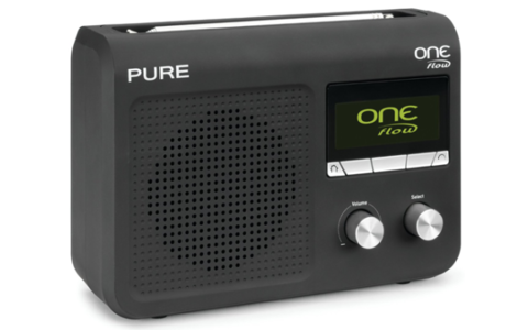 Das Pure One Flow empfängt Internet-, UKW- oder Digital-Radio (DAB+) und spielt Musik von NAS-Servern, mobilen Geräten und PCs.