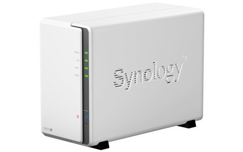 Die Diskstation DS213j von Synology ist ein NAS-Gerät für Privatanwender und als Auslaufmodell derzeit ein besonders günstiges Weihnachtsschnäppchen.