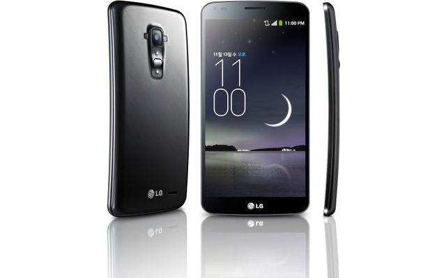 Von LG kommt mit dem G Flex das erste Smartphone mit gebogenem Display auf den deutschen Markt. Mit rund 800 Euro hat das Luxus-Smartphone allerdings einen zum saftigen Kaufpreis.