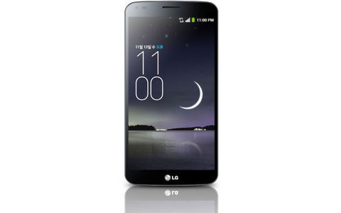 Auch wenn der Bildschirm des LG G Flex mit 1.280 x 720 Bildpunkten nicht Full HD erreicht, ist er gestochen scharf und mit 15,2 Zentimetern (6 Zoll) Diagonale sehr groß. Durch die Wölbung gibt es zudem weniger Spiegelungen als bei anderen Geräten.