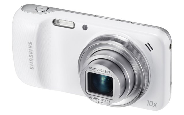 Das Samsung Galaxy S4 zoom stellt eine gewagte Symbiose aus Smartphone und Digitalkamera dar.