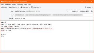 Screenshot Beispielmail mit Spam-Code