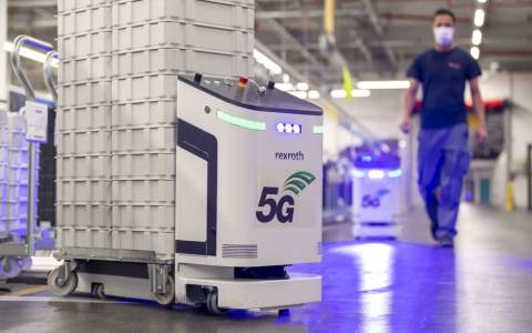 Bosch verwendet in seiner vernetzten ­Fabrik unter anderem diese autonomen Transportfahrzeuge  mit 5G-Anbindung