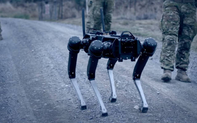 Die australische Armee hat den neuartigen Biosensor bereits getestet und damit einen Roboter gesteuert
