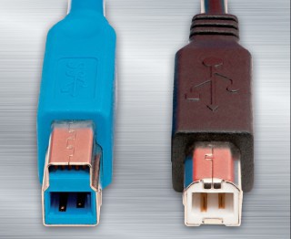 USB-Fortschritt: Neue Geräte lassen sich mit den alten Steckern (links) anschließen, jedoch nicht umgekehrt (rechts).