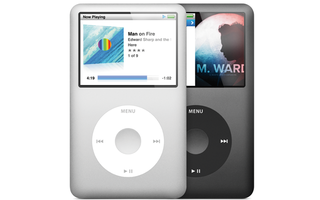 Wesentlich länger, nämlich bereits seit 2001, sorgt ein anderes Mobilgerät für Furore: der iPod. Das mobile Musikabspielgerät verfügte zunächst über eine Speicherkapazität von 5 GB, die heutigen Modelle, die iPod classics haben bis zu 160 GByte Speicher.