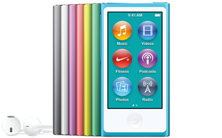 Im Lauf der Zeit kamen auch beim iPod verschiedene Varianten hinzu, zum Beispiel der nano. Er verfügt über eine Speicherkapazität von 16 GB und misst gerade einmal 76,5 mal 39,6 Millimeter. Bei 31 Gramm Gewicht beträgt seine Dicke lediglich 5,4 Millimeter