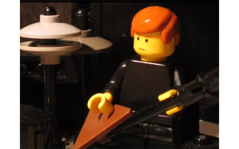 Platz 9 - Rammstein - Feuer Frei: Hier gibts was auf die Ohren - im Lego-Stop-Motion-Clip zu Rammsteins "Feuer frei" verewigte ein Fan die deutschen Schwermetaller im Lego-Universum. 