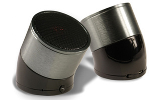 Krumme Dinger - Exklusiv bei D-Parts gibt es die Bluetooth-Speaker B-Speech Bow, die mit ihrem Stereo-Sound, aber auch mit der ­außergewöhnlichen Form überzeugen sollen. Die akkubetriebenen Lautsprecher haben eine Leistung von 3 Watt sowie ein integrierte