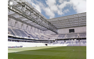 Arena da Baixada (Curitiba) - 41.456 Fußball-Fans nimmt das Stadion Arena da Baixada in Curitiba auf. Bei der Planung des Stadions war ursprünglich ein ausfahrbares Dach vorgesehen, das allerdings aufgrund Bauverzögerungen nicht realisiert wurde.