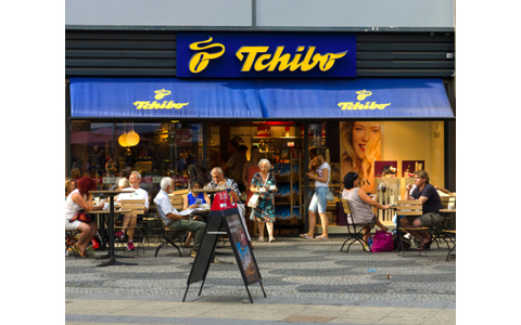 Platz 7: Punktlandung: Genau 400 Millionen Euro hat Tchibo im vergangenen Jahr mit E-Commerce in Deutschland umgesetzt und belegt damit den siebten Platz. 