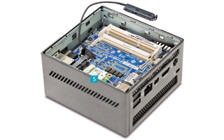 WLAN und Bluetooth: Mini-PCs haben in der Regel einen PCIe-Steckplatz, in den ein Modul eingebaut werden kann, das dem Mini-PC WLAN und Bluetooth beibringt.