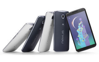 Im Inneren des Google Nexus 6 werkelt eine Krait-450-CPU. Der Quad-Core-Prozessor, ein Qualcomm Snapdragon 805, taktet mit 2,7 GHz und wird von einer Adreno 420 GPU unterstützt. Der Arbeitsspeicher ist mit 3 GByte üppig bemessen und für Daten stehen 32 od