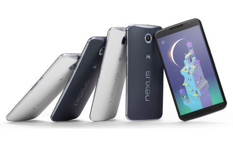 Im Inneren des Google Nexus 6 werkelt eine Krait-450-CPU. Der Quad-Core-Prozessor, ein Qualcomm Snapdragon 805, taktet mit 2,7 GHz und wird von einer Adreno 420 GPU unterstützt. Der Arbeitsspeicher ist mit 3 GByte üppig bemessen und für Daten stehen 32 od