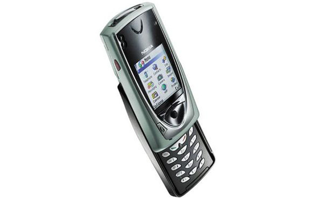 Das Nokia 7650 war das erste Multimedia-Mobiltelefon mit integrierter Digitalkamera. Mit dieser war es möglich, Fotos mit einer Auflösung von maximal 640 x 480 Pixeln aufzunehmen.